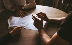 翻譯服務(wù)：不要只是想追加銷售。也試著降價(jià)銷售。